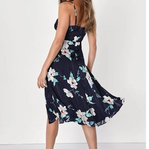 Lulus Dresses & Skirts - NWT Lulus Floral Midi Dress Black Beige Cream XS (Fits Small )